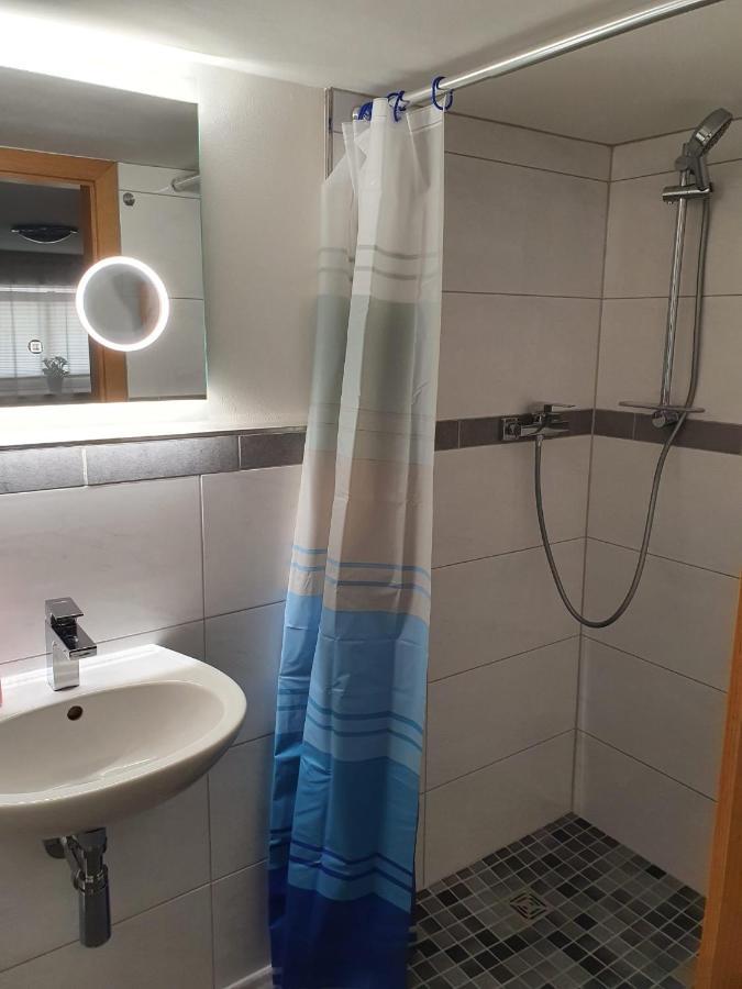 Zimmer Im Ug Direkt In Der Innenstadt, Centrum Schwerin  Kültér fotó